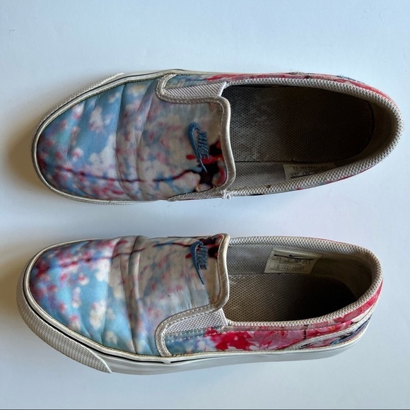 NIKE Cherry Blossom Toki Slip-On Sneakers - Picture 10 of 12